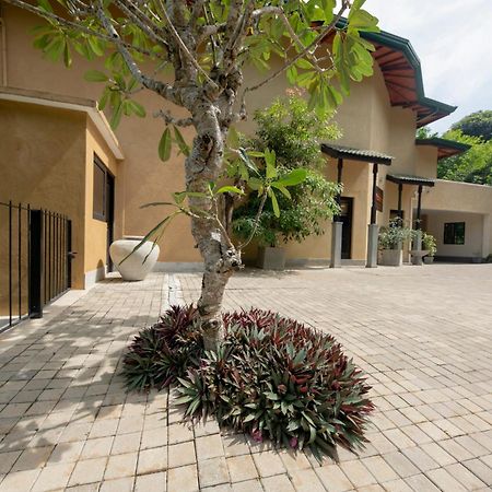 Melheim Kandy Villas Extérieur photo