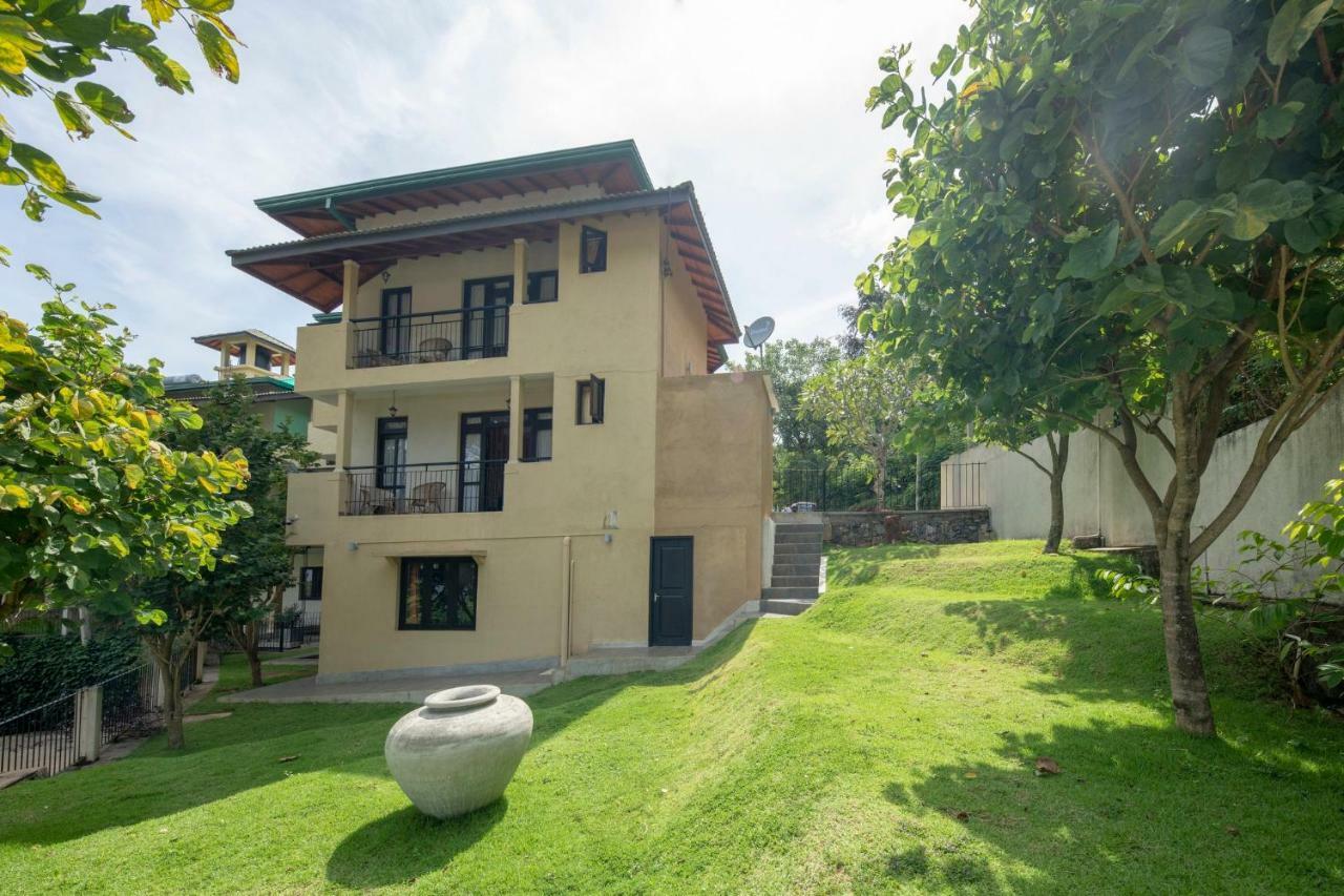 Melheim Kandy Villas Extérieur photo